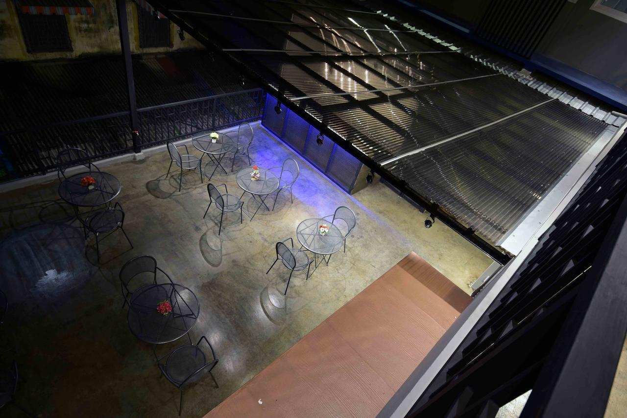 Inn Stations Hostel Bangkok Exteriör bild