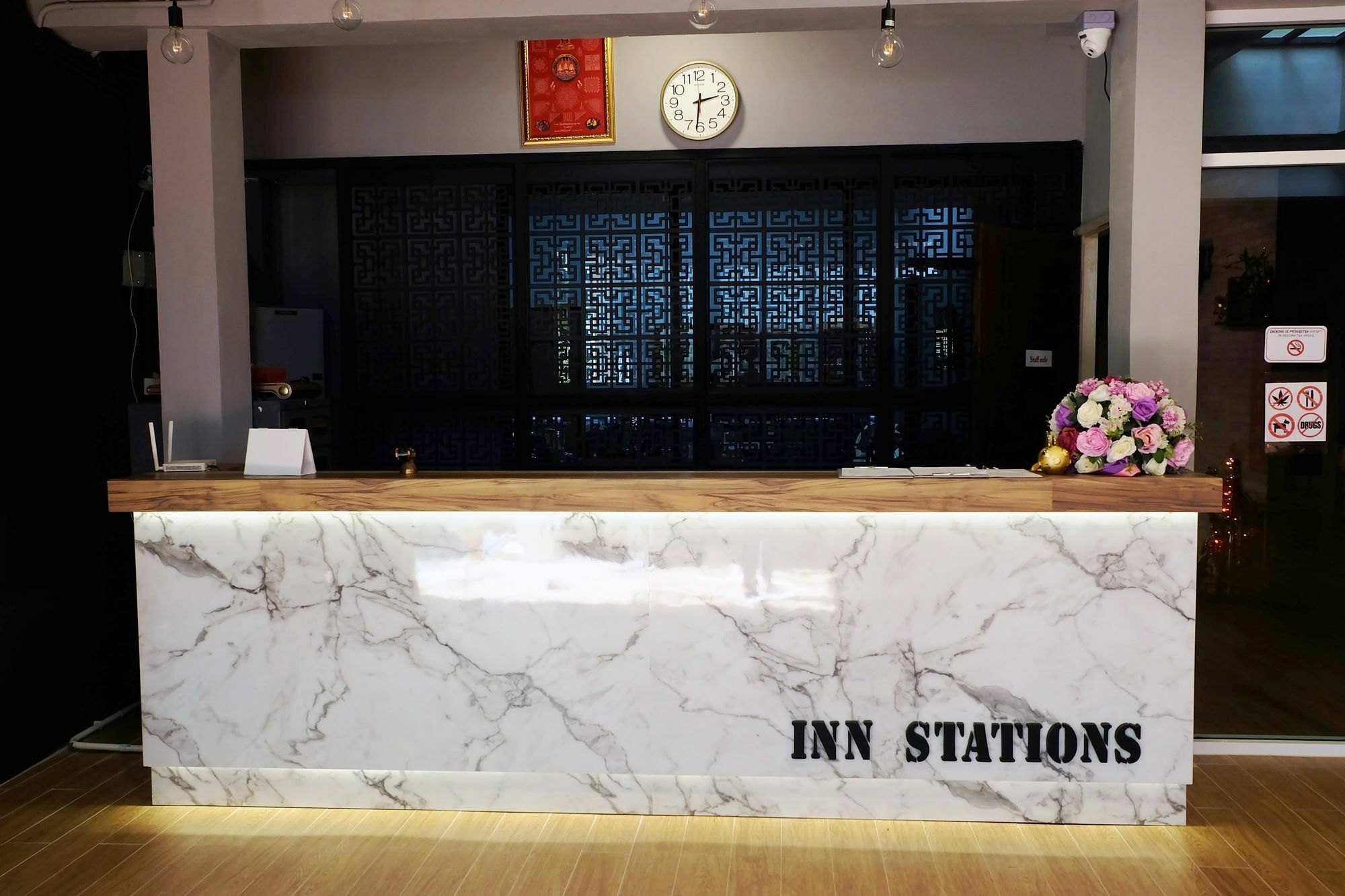 Inn Stations Hostel Bangkok Exteriör bild