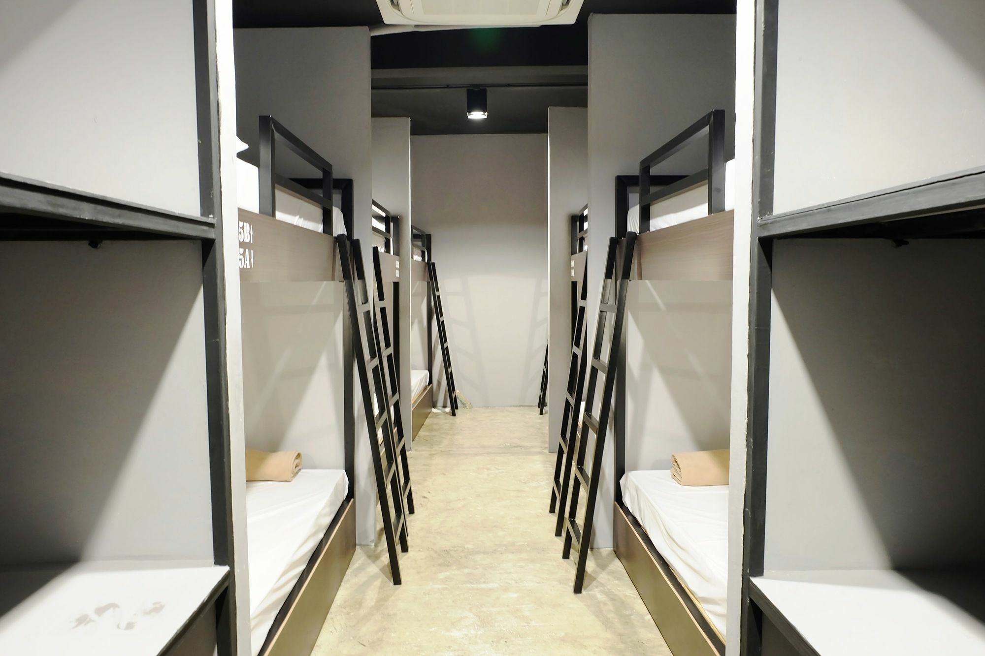 Inn Stations Hostel Bangkok Exteriör bild