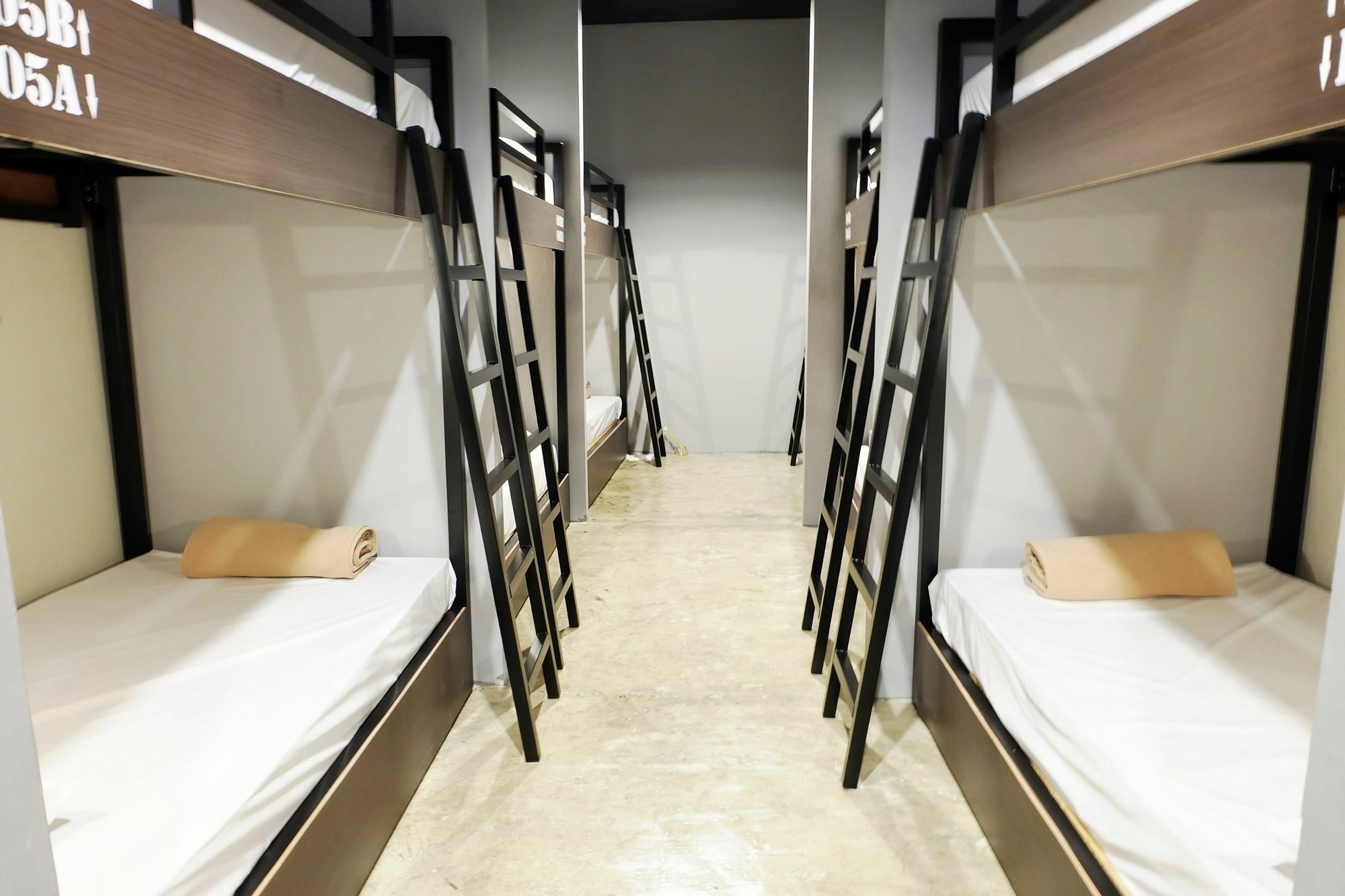 Inn Stations Hostel Bangkok Exteriör bild